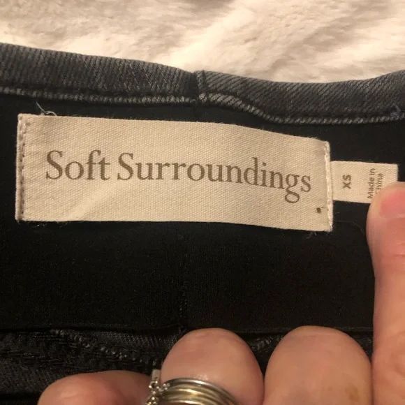 GCC Soft Surroundings Pull On White Band Skinny Leg Jeans - Picture 6 of 9